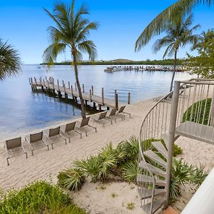 Ocean Front 1BR Suite Direct Beach Access